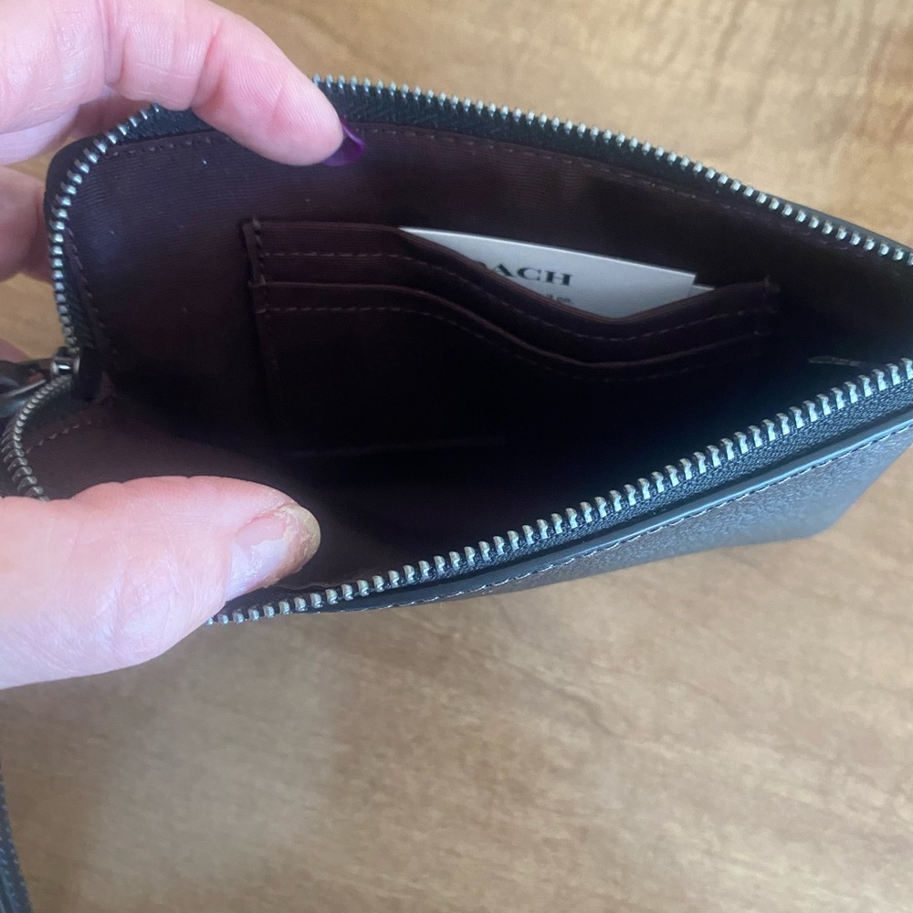 NWT Coach Black Pebbled LeatherWristlet with Rivets - Picture 6 of 6